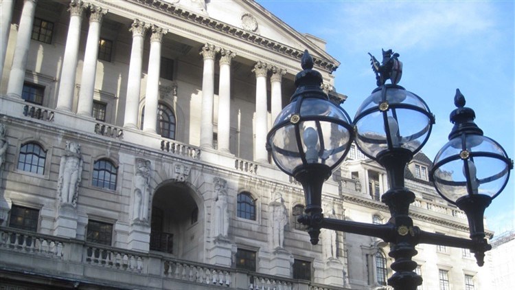Government, gilts and growth: the Bank of England's dilemma
